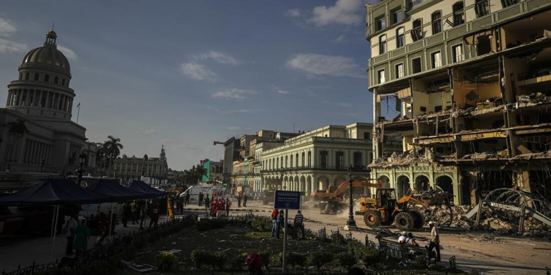 La explosión en el Hotel Saratoga, en La Habana, Cuba, ha dejado un saldo de 27 personas fallecidas y otras 54 lesionadas.