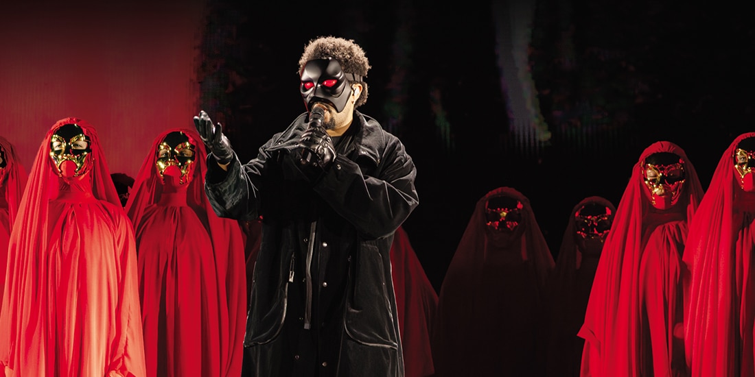 The Weeknd al portar ayer una máscara cíborg en el GNP Seguros