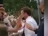 Emmanuel Macron fue abofeteado por un hombre en Francia.