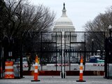 El capitolio sigue cercado como medida de protección tras asalto durante la insurrección del mes pasado.