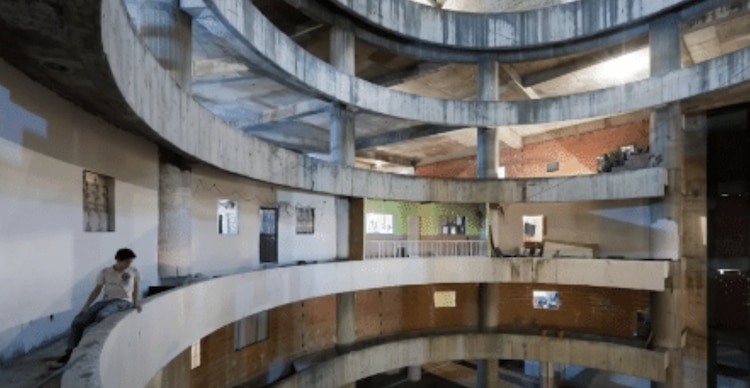 Helicoide por dentro