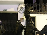Esta noche la Embajada de México en Ecuador fue irrumpida por policías ecuatorianos.