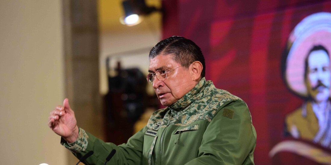 El secretario de la Defensa Nacional, Luis Cresencio Sandoval, en conferencia de prensa.