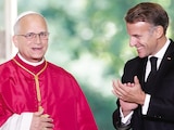 El papa León XIV y el presidente Emmanuel Macron, en el Palacio del Elíseo, ayer.