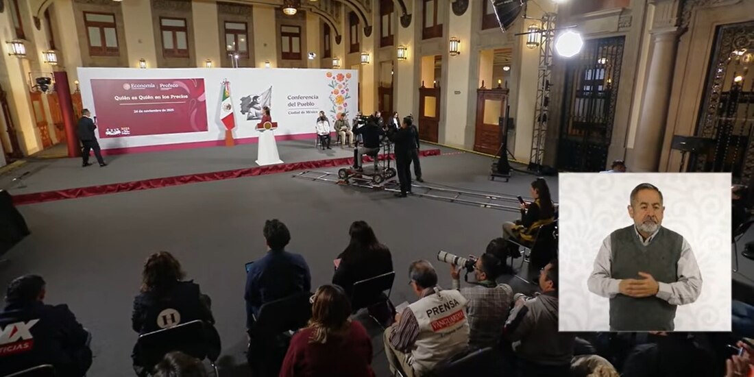 El titular de Profeco estuvo este lunes en Palacio Nacional.