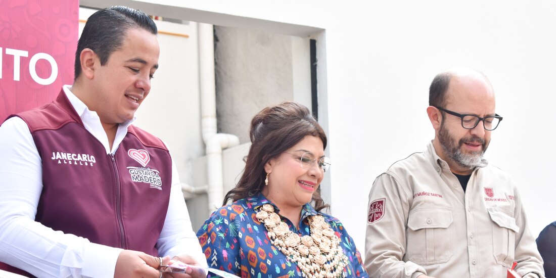 Al centro de la imagen, la Jefa de Gobierno de CDMX.