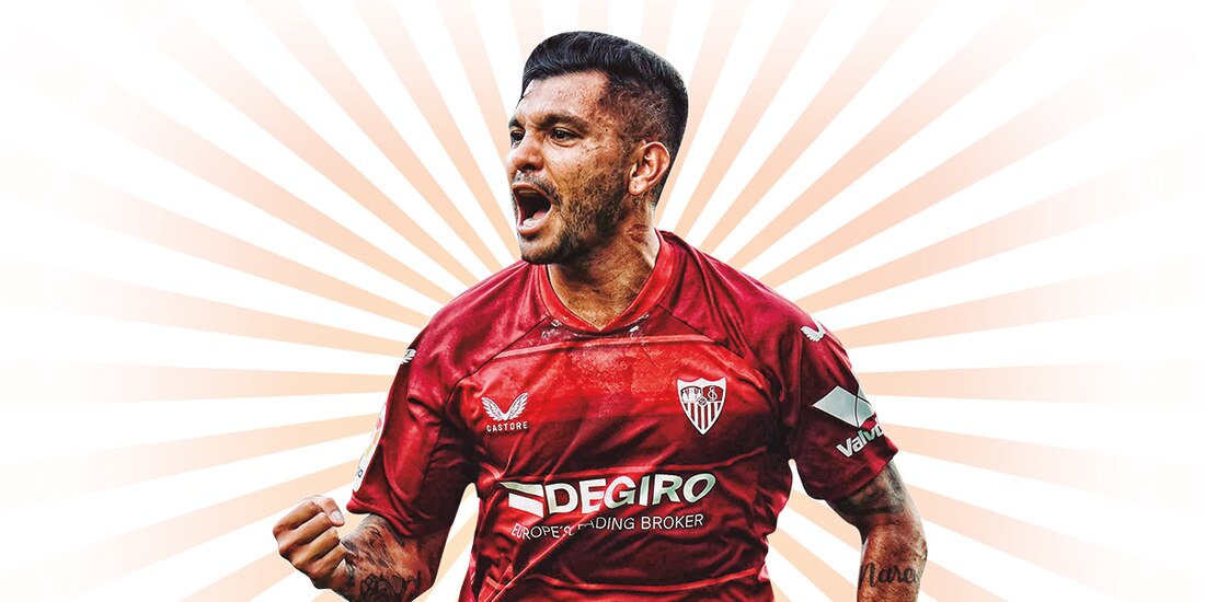 Corona celebra el gol que abrió el marcador, ayer, en el duelo amistoso.