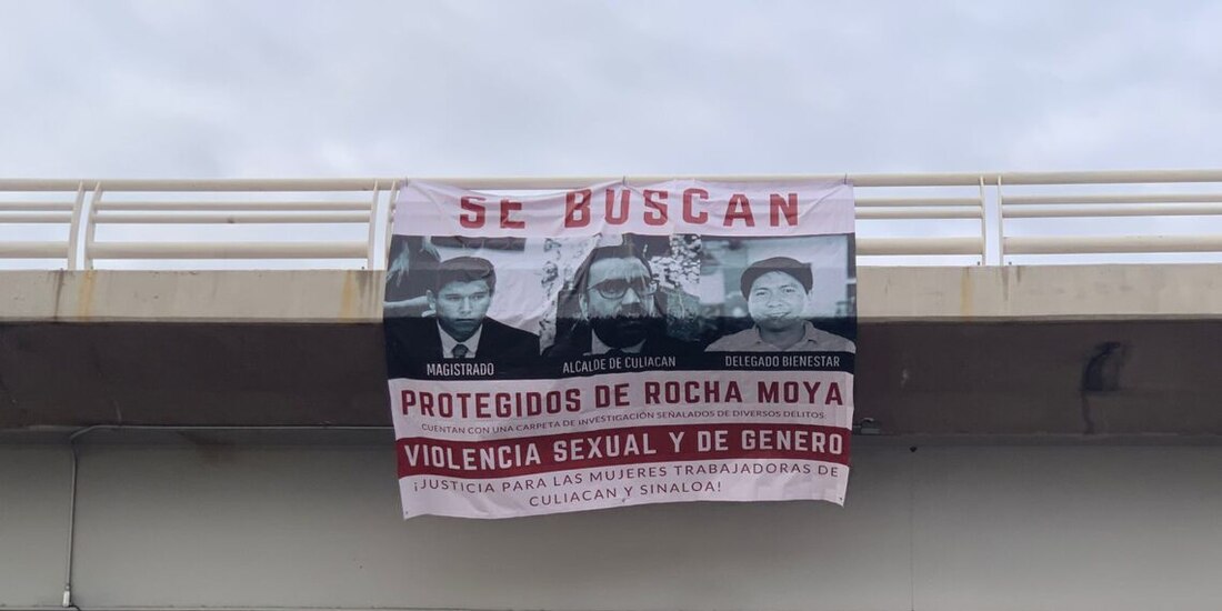 Una de las lonas en donde se señaló a los funcionarios fue ubicada en el puente José María Morelos en Sinaloa, ayer.