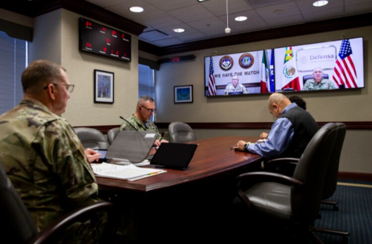 Comando Norte de EU en reunión con el titular de la Defensa, Ricardo Trevilla, ayer.