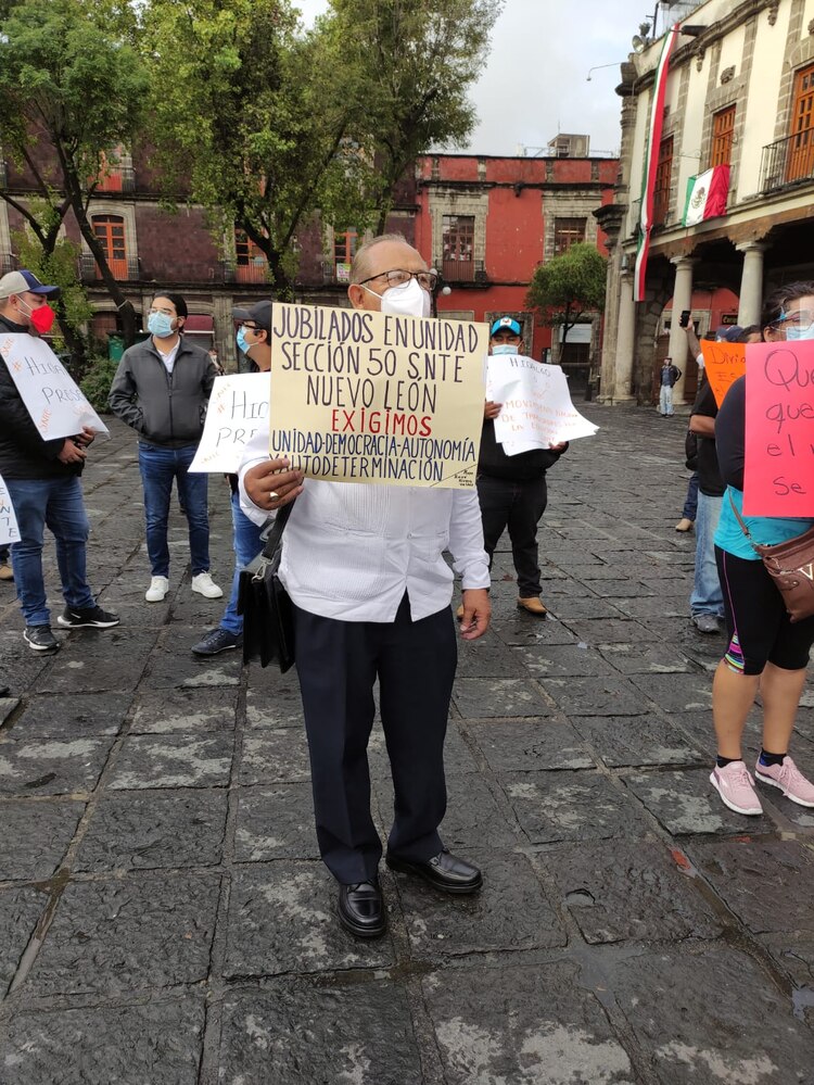 Integrantes del Movimiento Nacional por la Transformación Sindical exigieron una representación digna del magisterio