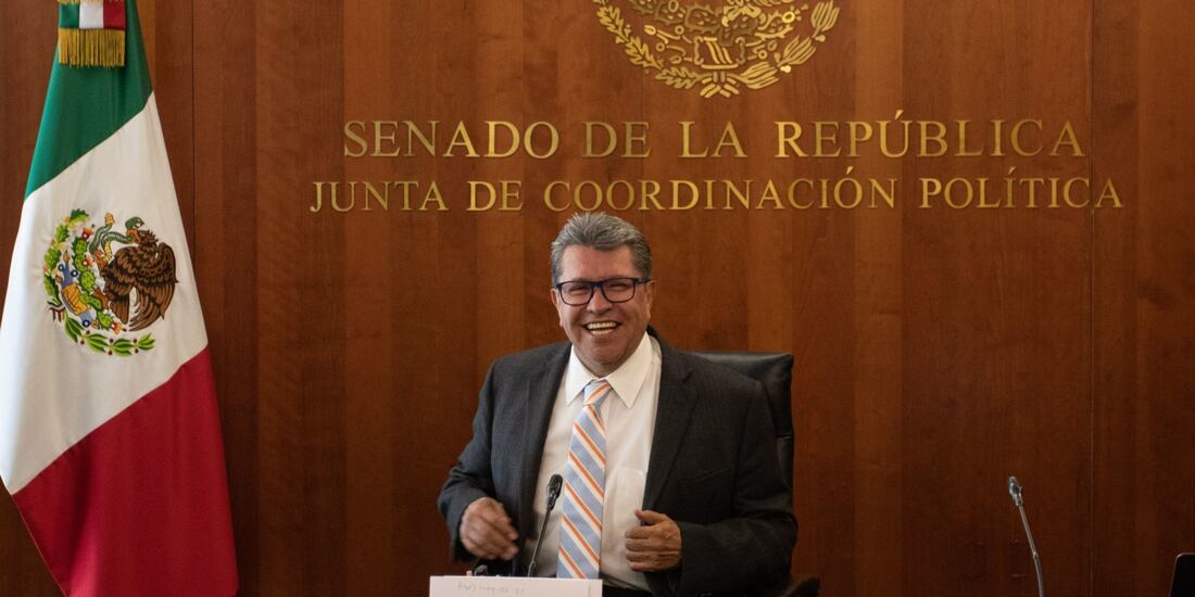 Reformas no pasarán en fast track: Monreal