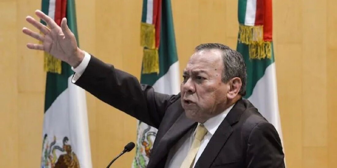 El dirigente del PRD, Jesús Zambrano, asegura que la SCJN debe resolver la falta de recursos en el INE.