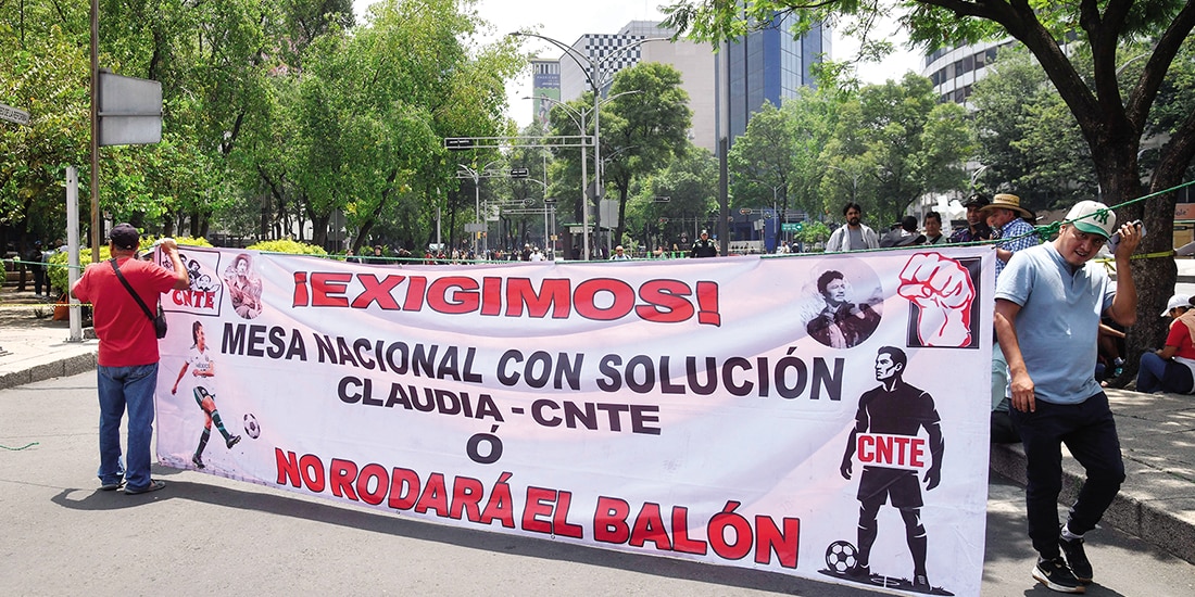 Integrantes de la CNTE bloquearon los principales accesos a la capital