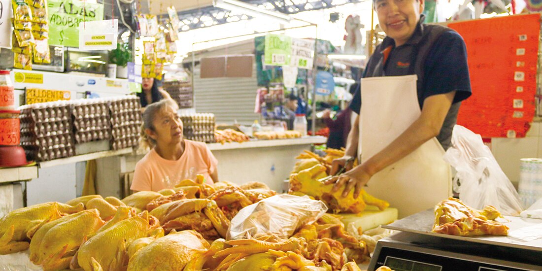 El precio del pollo es uno de los que más disminuyeron en el periodo.