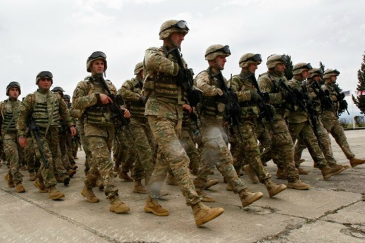 Aunque nunca lo ha dicho claramente, Trump ha sugerido el uso de intervención militar.