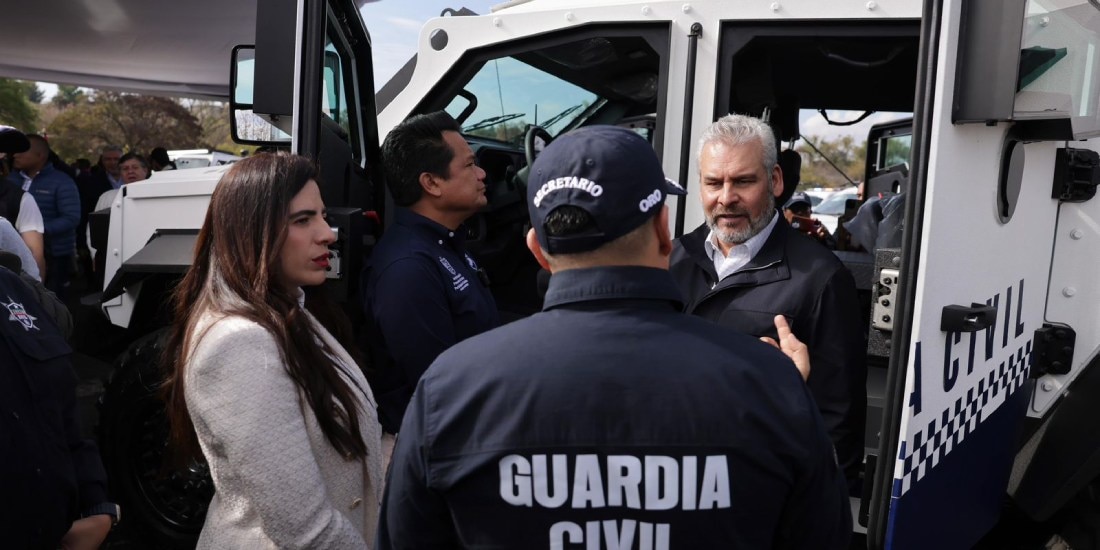 Ramírez Bedolla entrega 62 patrullas y vehículos blindados para reforzar seguridad en Michoacán.