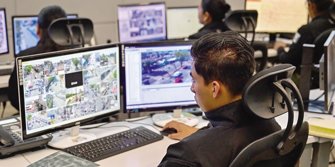 Circuitos de videovigilancia de C4 y C5 monitorean el Edomex, ayer.