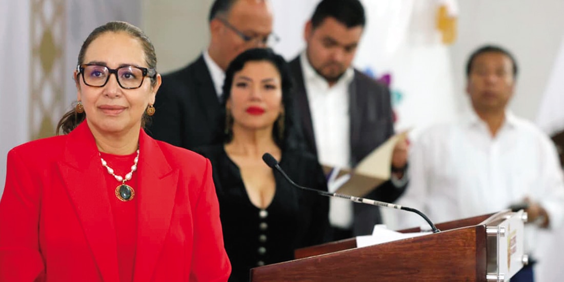 LA PRESIDENTA municipal Azucena Cisneros, en primer plano, ayer, durante la presentación de la estrategia.