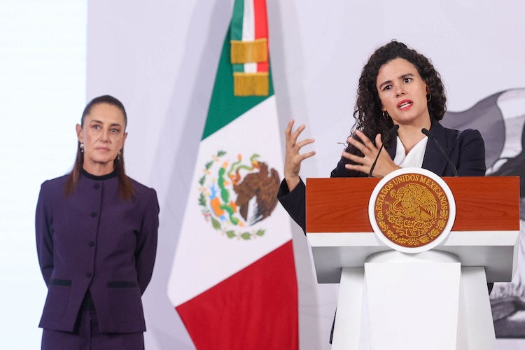 Luisa María Alcalde, Consejera Jurídica de la Presidencia (frente), encabezó el análisis sobre los tiempos de la próxima elección judicial.