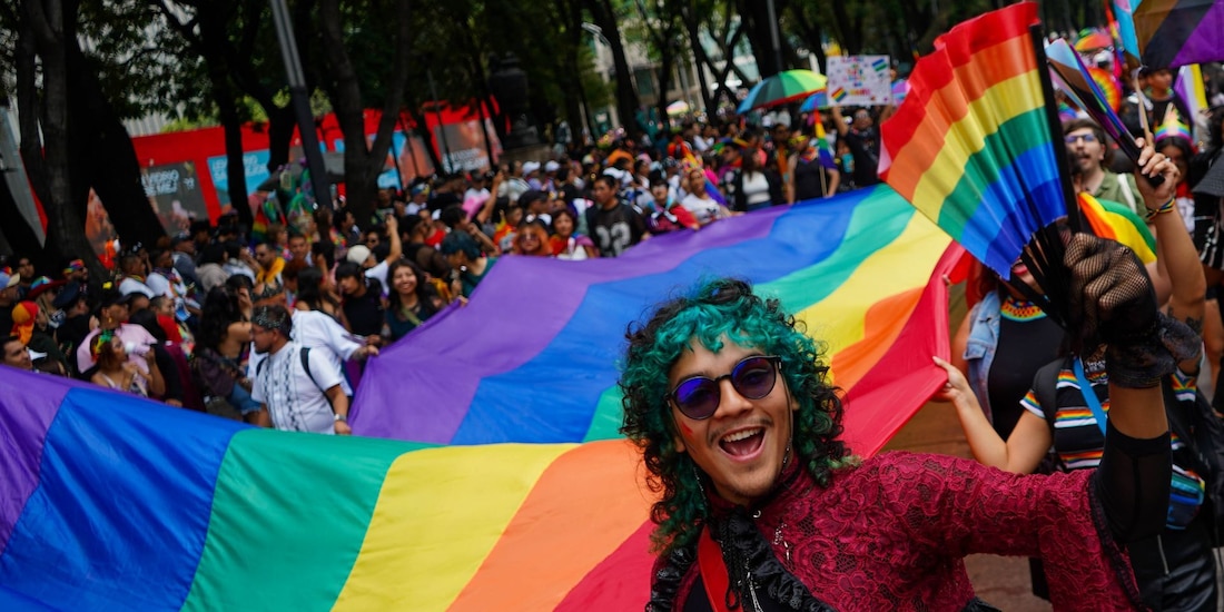 Aspecto de una marcha del Orgullo LGBT+ en CDMX.