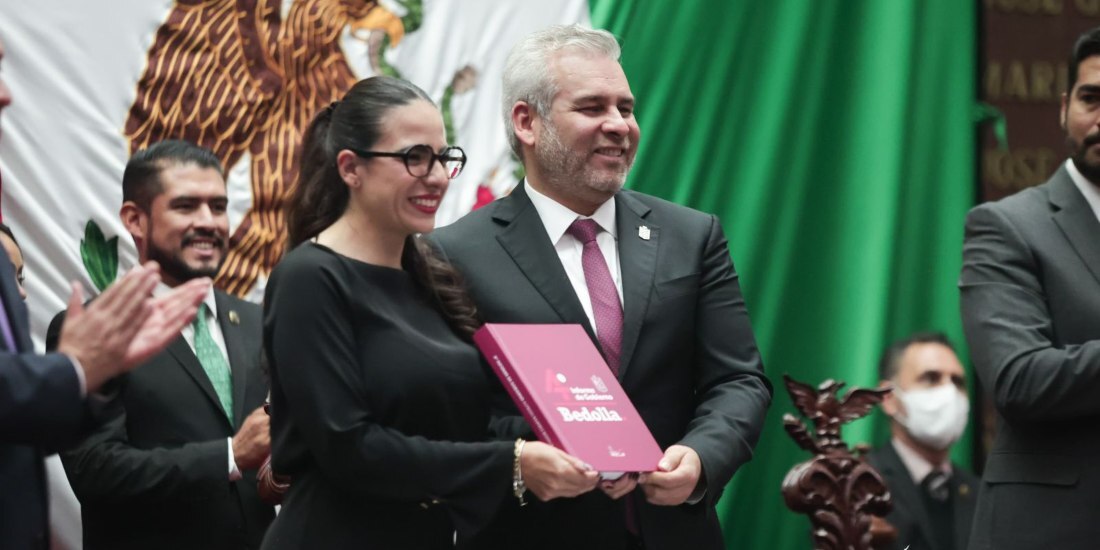Alfredo Ramírez Bedolla entrega Cuarto Informe de Gobierno a diputados.