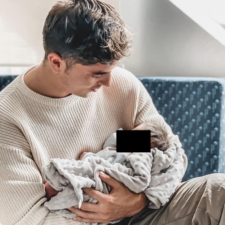 Christian Estrada y su bebé