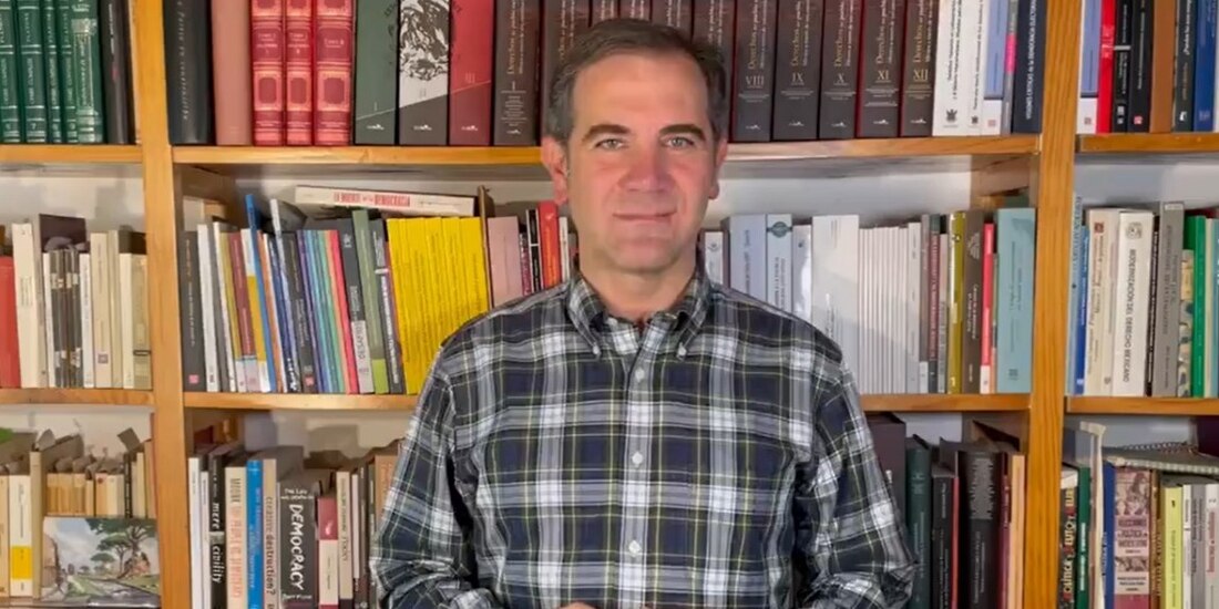 Lorenzo Córdova llama a defender al INE de cara a su 32 aniversario; es el baluarte de la democracia, dice.