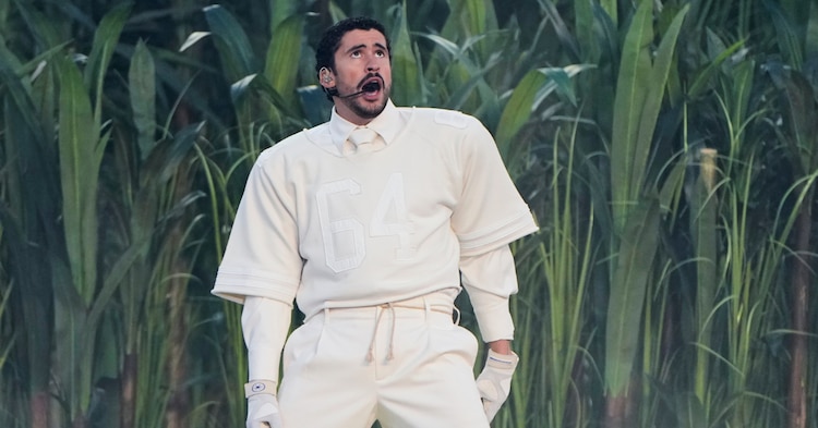 Bad Bunny, durante el show de medio tiempo del Super Bowl LX de la NFL.