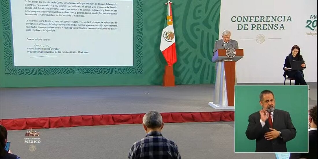 AMLO leyó en la mañanera la carta enviada al titular de la SCJN.