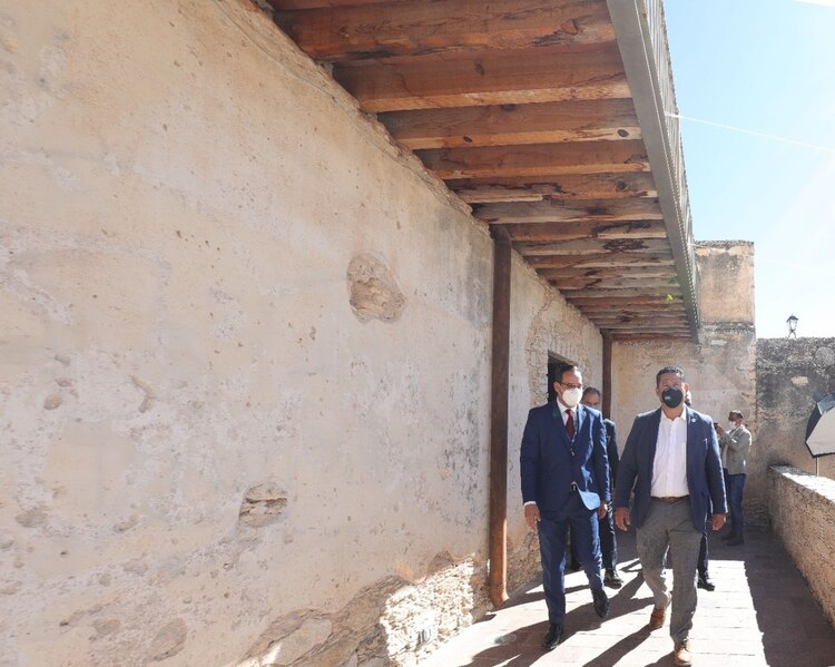 El gobernador también realizó una visita y recorrido por los stands del “Festival Kimbá, Espíritu de la Vid y el Agave”.