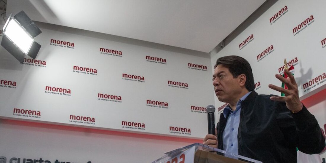 El dirigente nacional de Morena en conferencia de prensa, ayer.