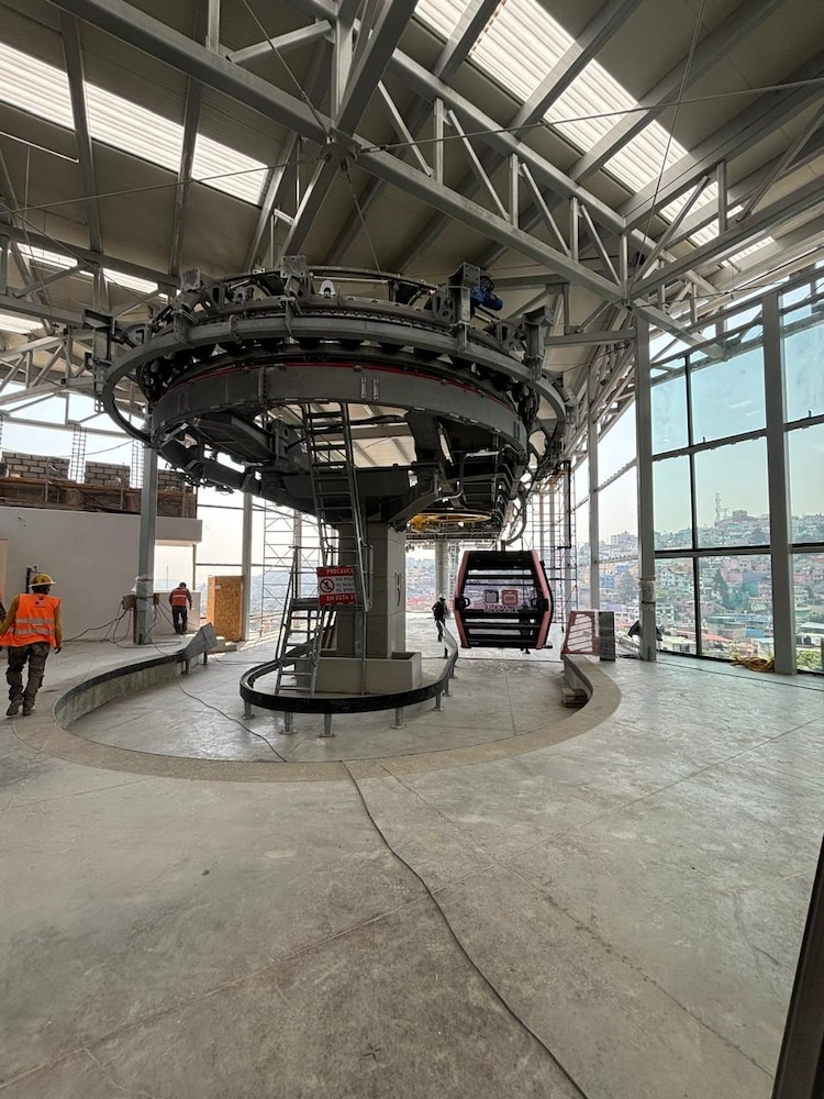 Una estación de la Línea 3 del Mexicable, aún en construcción.