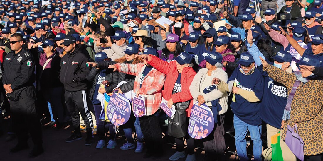 Rendición de protestas de miles de vecinos de Ecatepec, ayer.