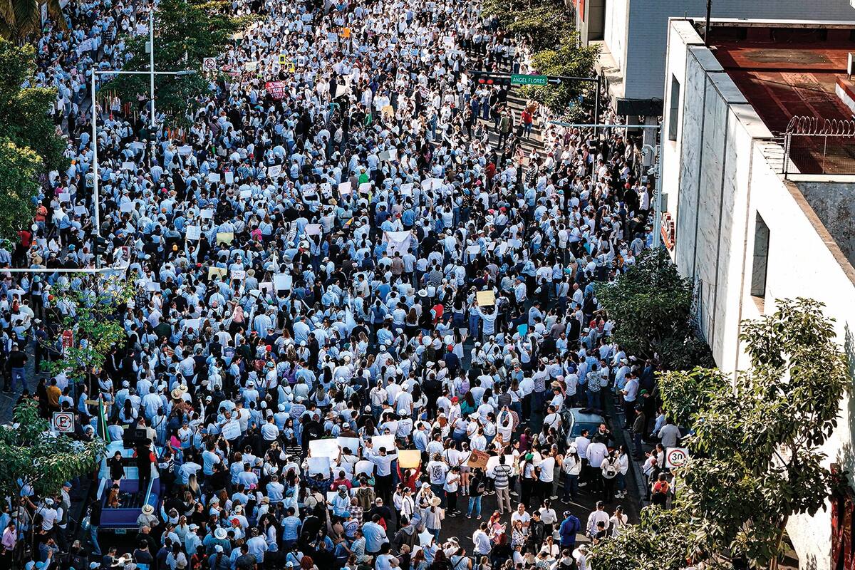 Miles marchan para exigir paz y seguridad en Sinaloa - La Razón de México