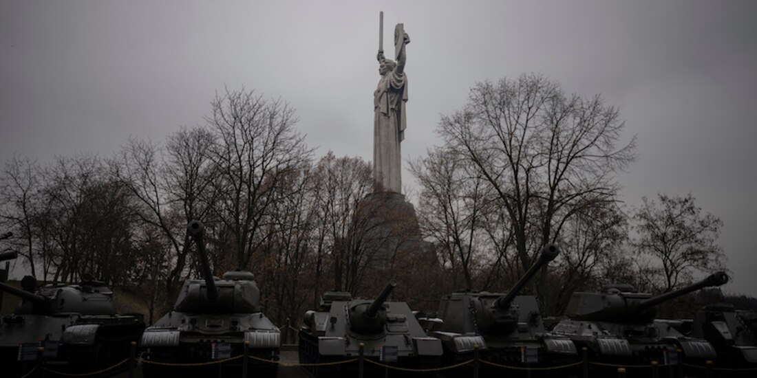Fuerzas ucranianas muestran vehículos arrebatados al rival.