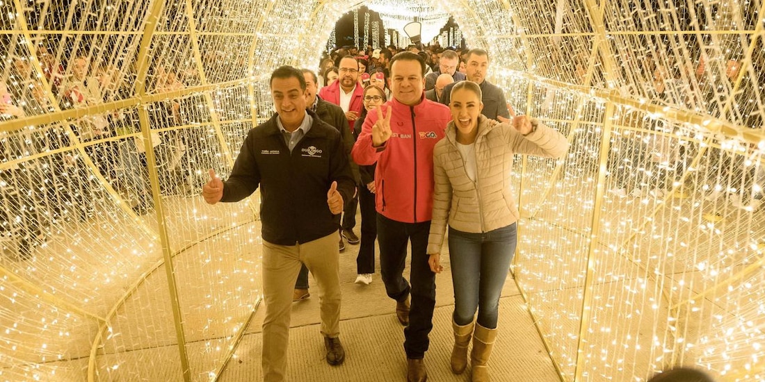 El gobernador Esteban Villegas y su esposa Marisol Rosso inauguraron la Feria Navideña.