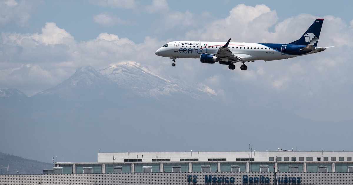 AICM warns of flight delays and cancellations as Hurricane Simon approaches
