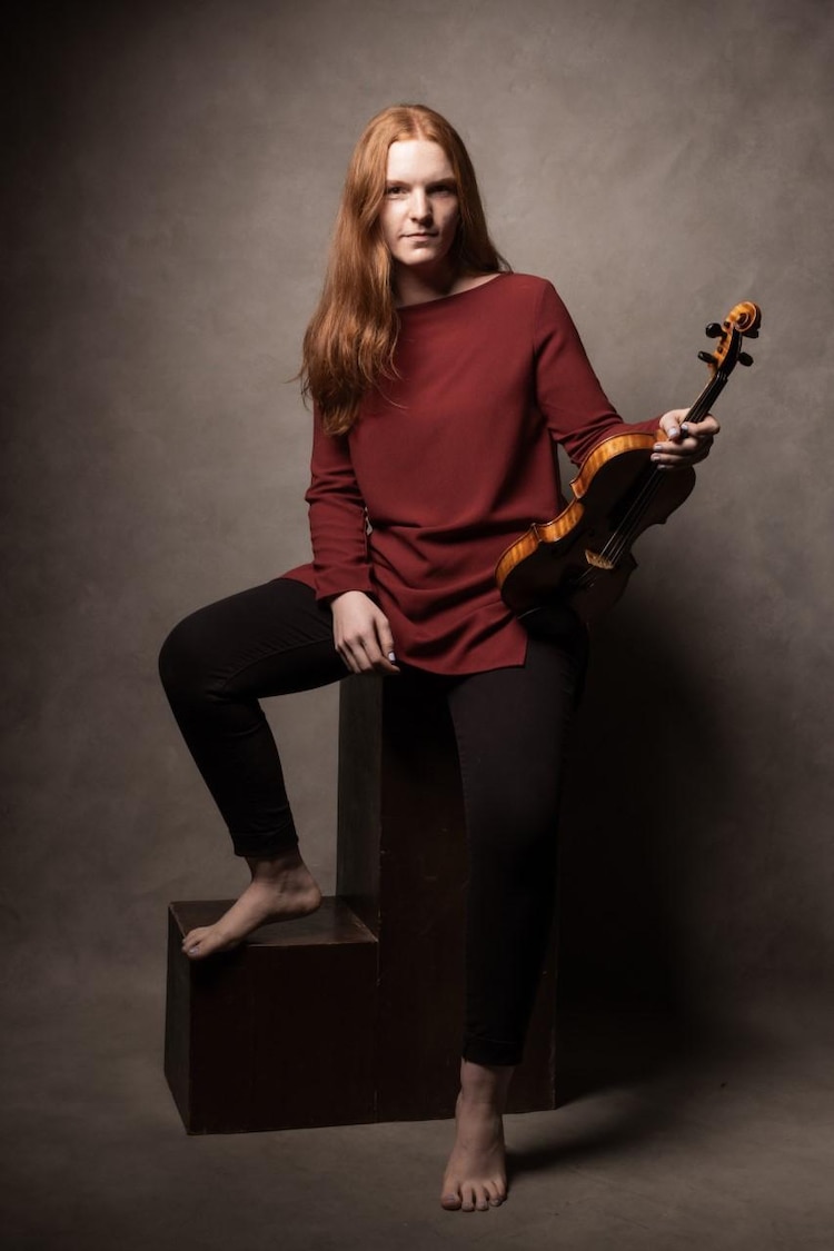 5. Música y visuales para violín solo y con electrónica