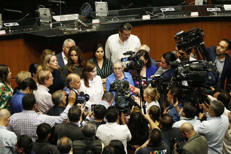 Senadores, tras tirar la sesión donde se daría trámite a la modificación, el pasado martes.