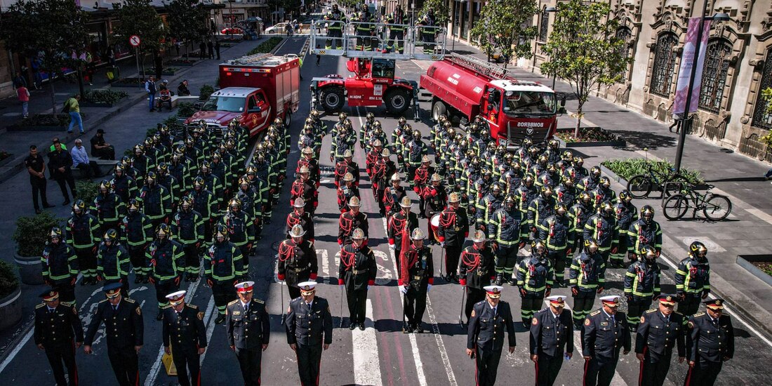 En fotografía de archivo, un Desfile de Bomberos, en 2023.