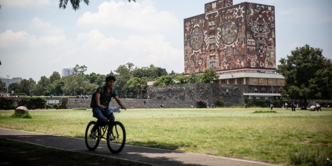 La Universidad Nacional Autónoma de México abrió la convocatoria para casi 30 mil estudiantes de sus 14 planteles de bachillerato.