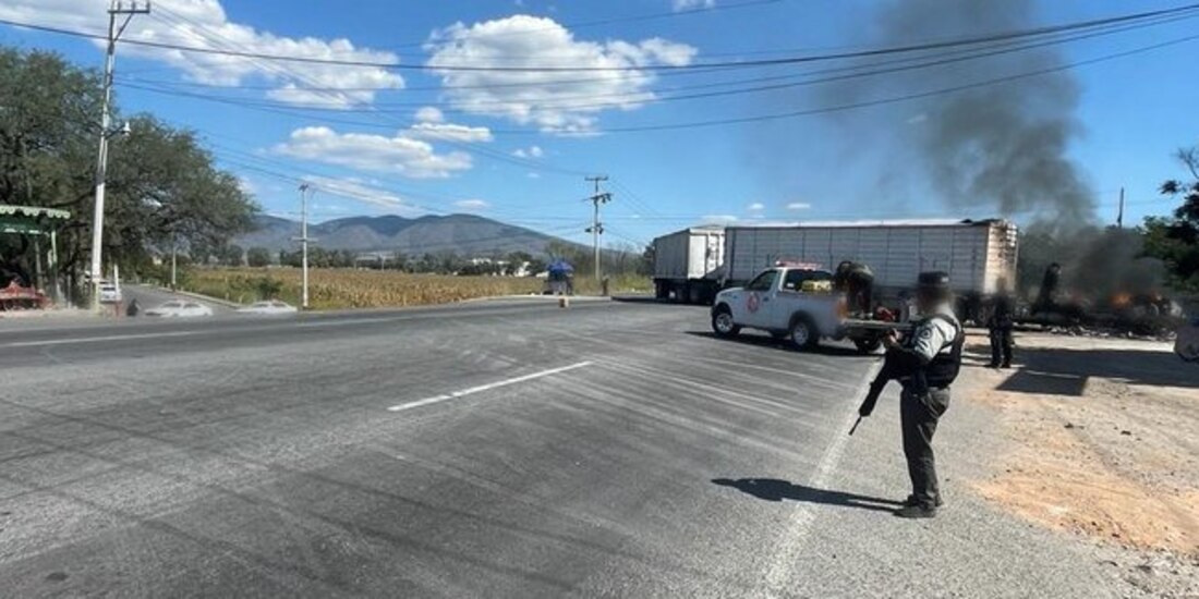 Tras enfrentamiento en Ocotlán, situación está controlada y en calma, afirma gobernador de Jalisco, Enrique Alfaro, quien señala que la población no está en riesgo.
