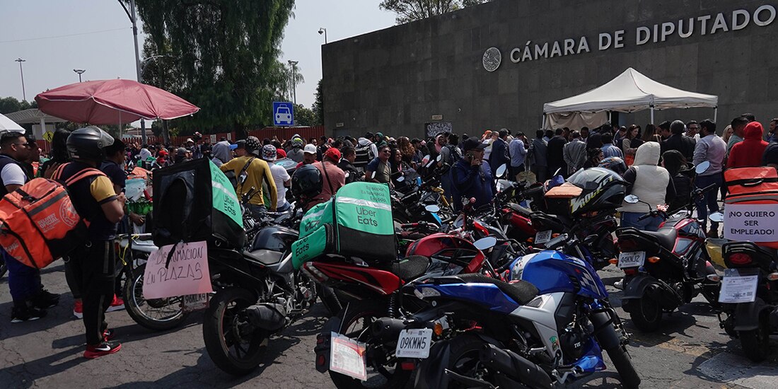 Repartidores de Apps protestaron el pasado 30 de octubre en San Lázaro contra la propuesta de regulación.