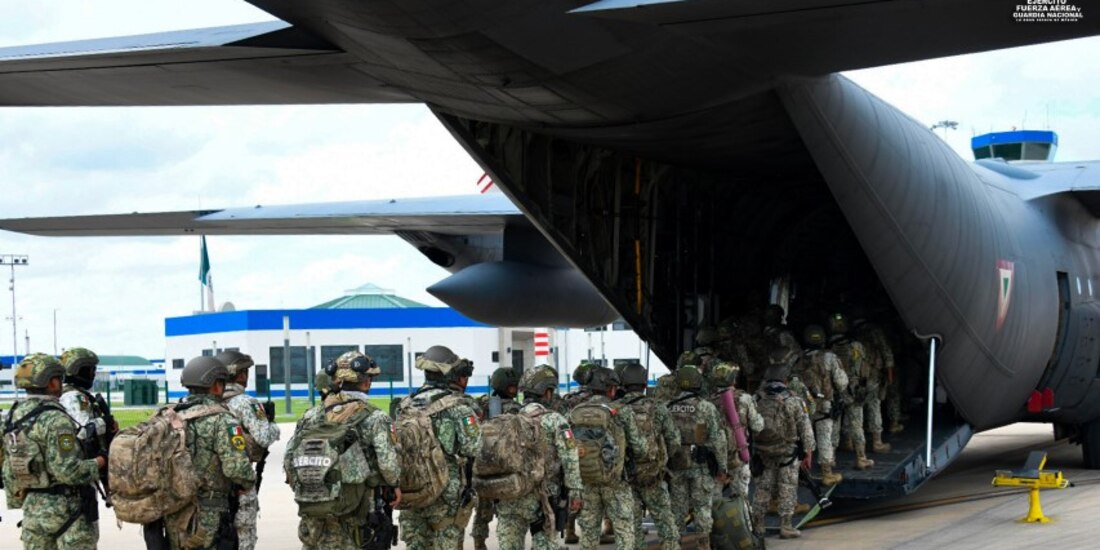 Militares de Fuerzas Especiales arriban a Culiacán para fortalecer la seguridad.