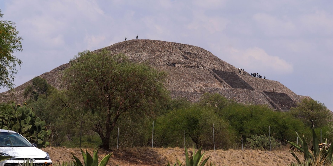 Balacera en la zona arqueológica de Teotihuacán dejó un saldo de una mujer muerta y otras 13 personas heridas.