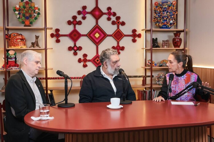 La charla abordó temas importantes de la 4T.