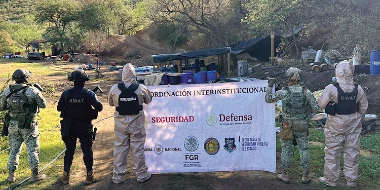 Elementos federales y estatales muestran el espacio asegurado.