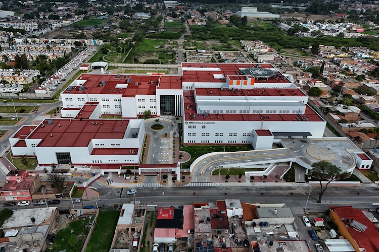 El Hospital Regional de Alta Especialidad del ISSSTE en Tlajomulco, Jalisco.