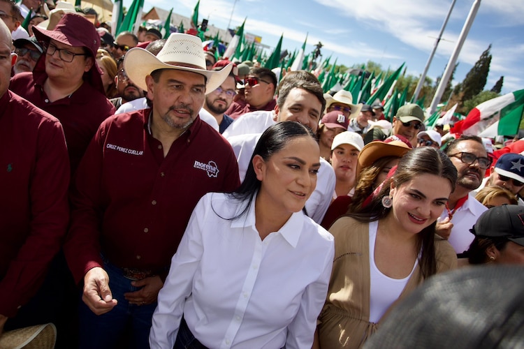 Dirigencia de Morena marcha en Chihuahua "por la seguridad, la paz y la defensa de la soberanía".