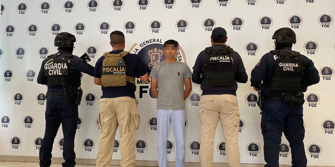 Presentación de uno de los detenidos.